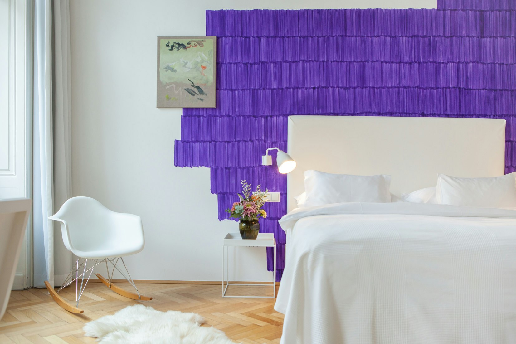 Suite Large - Violet Suite Bedroom