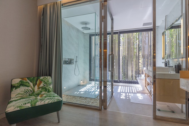 Deluxe Room - Shower
