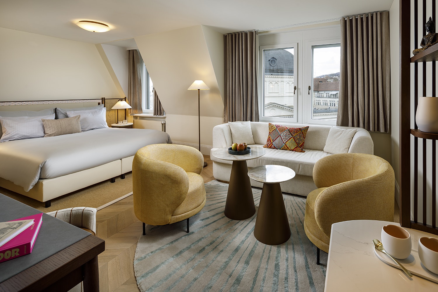 Ambassador Junior Suite - Living Area