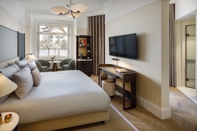 Ambassador Signature Room - Bedroom