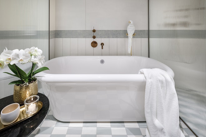Ambassador Suite - Bathroom