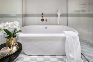 Ambassador Suite - Bathroom