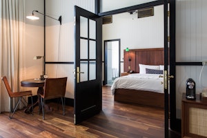 Suite - Bedroom