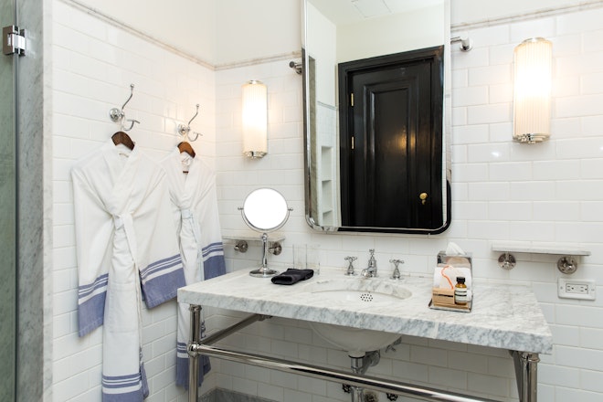 Esquina - Bathroom