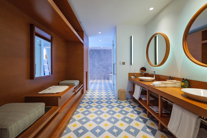 Four Bedroom Beach Residence - Bathroom