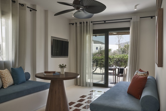 Deluxe Suite - Living Area