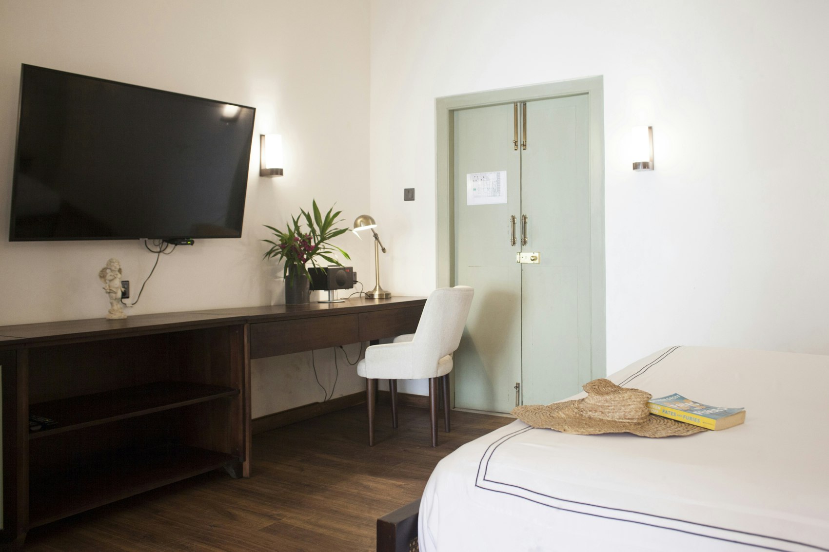 Deluxe Room - Bedroom