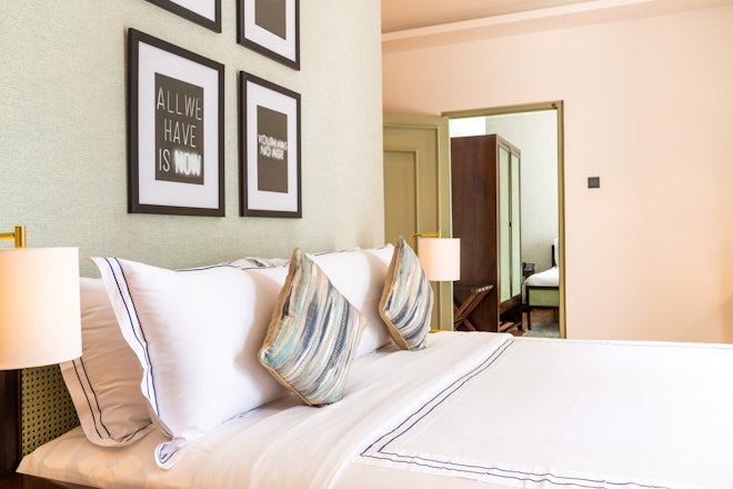 Suite with Interconnected Room