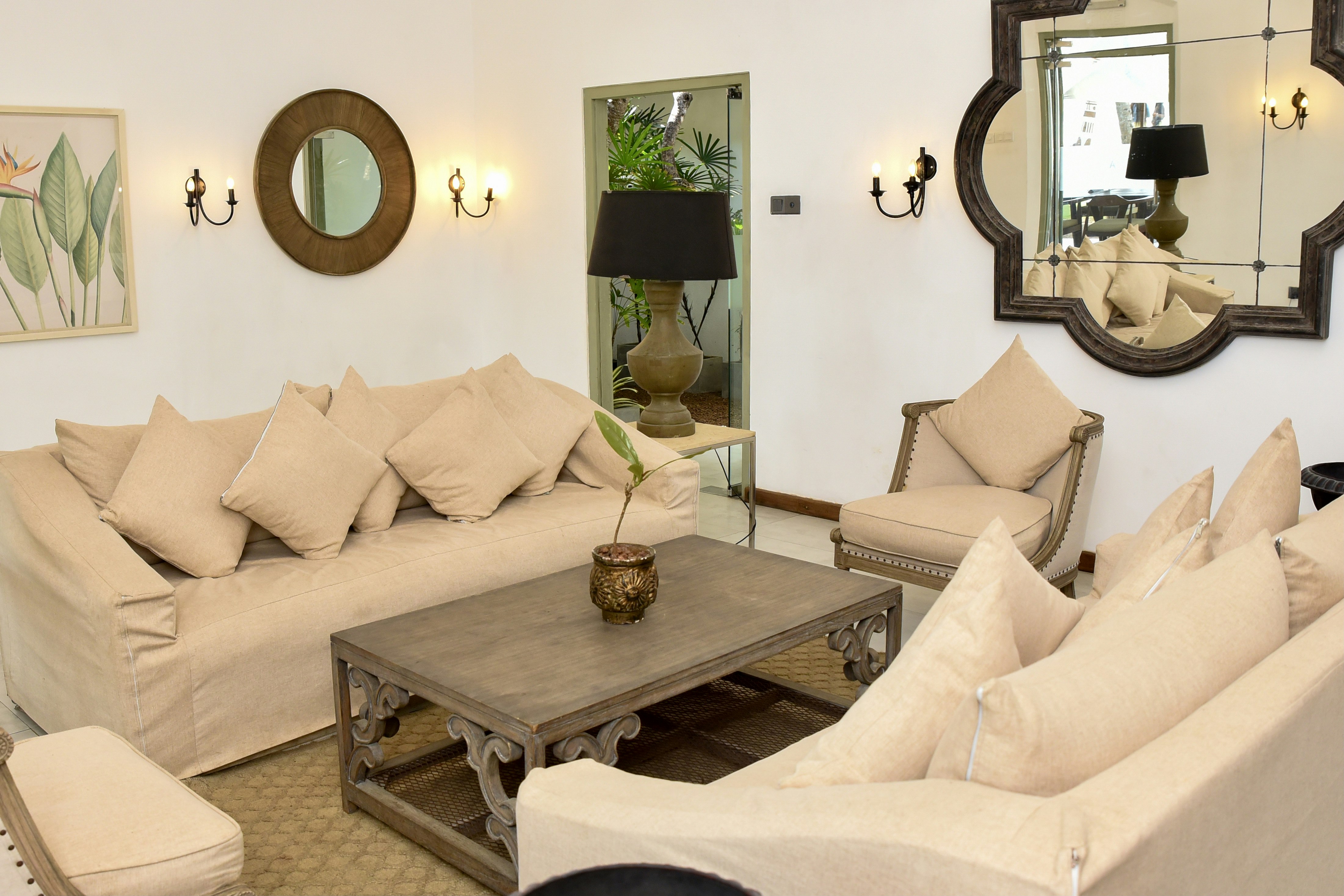 Deluxe Room - Living Area