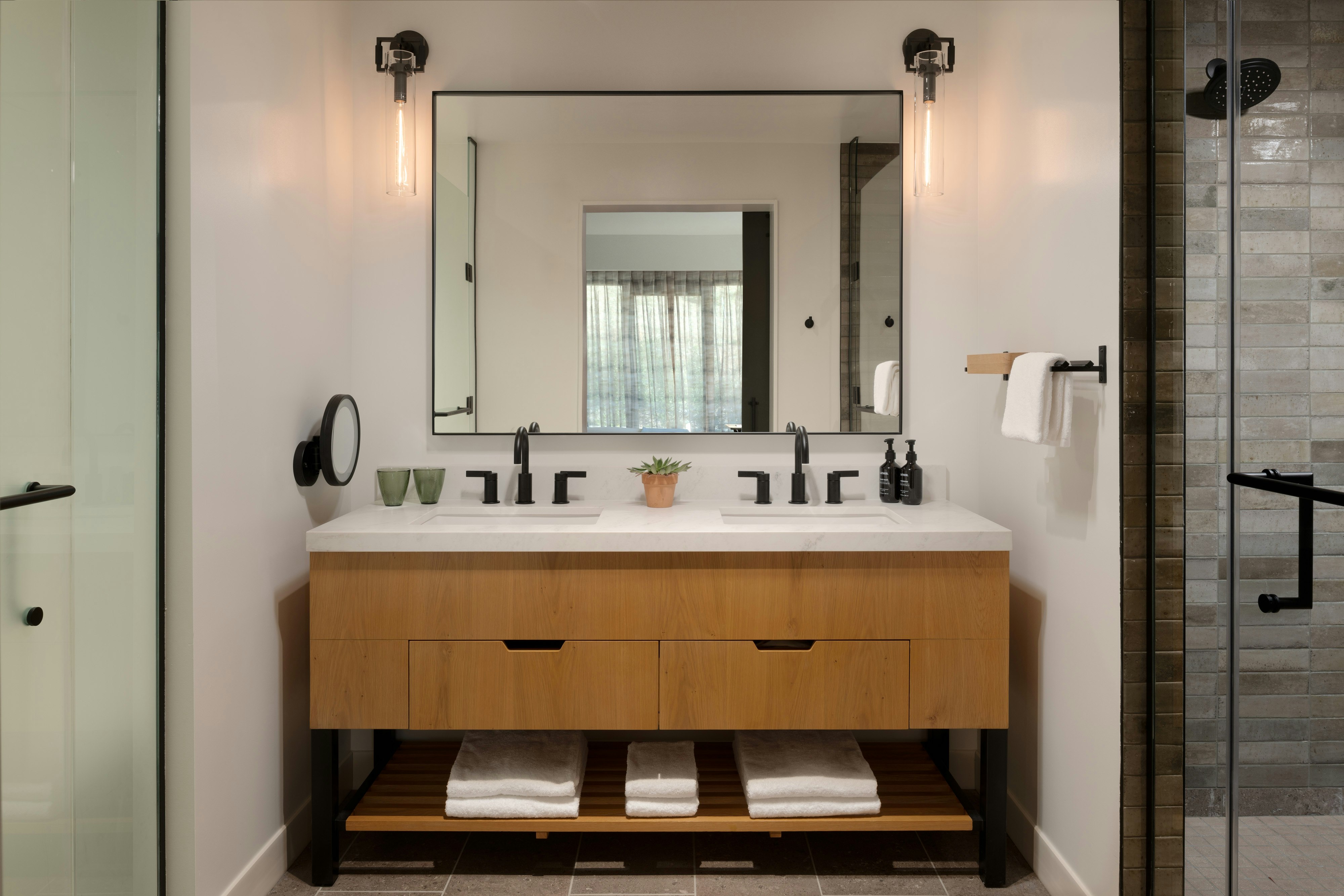 Olive Suite - Bathroom