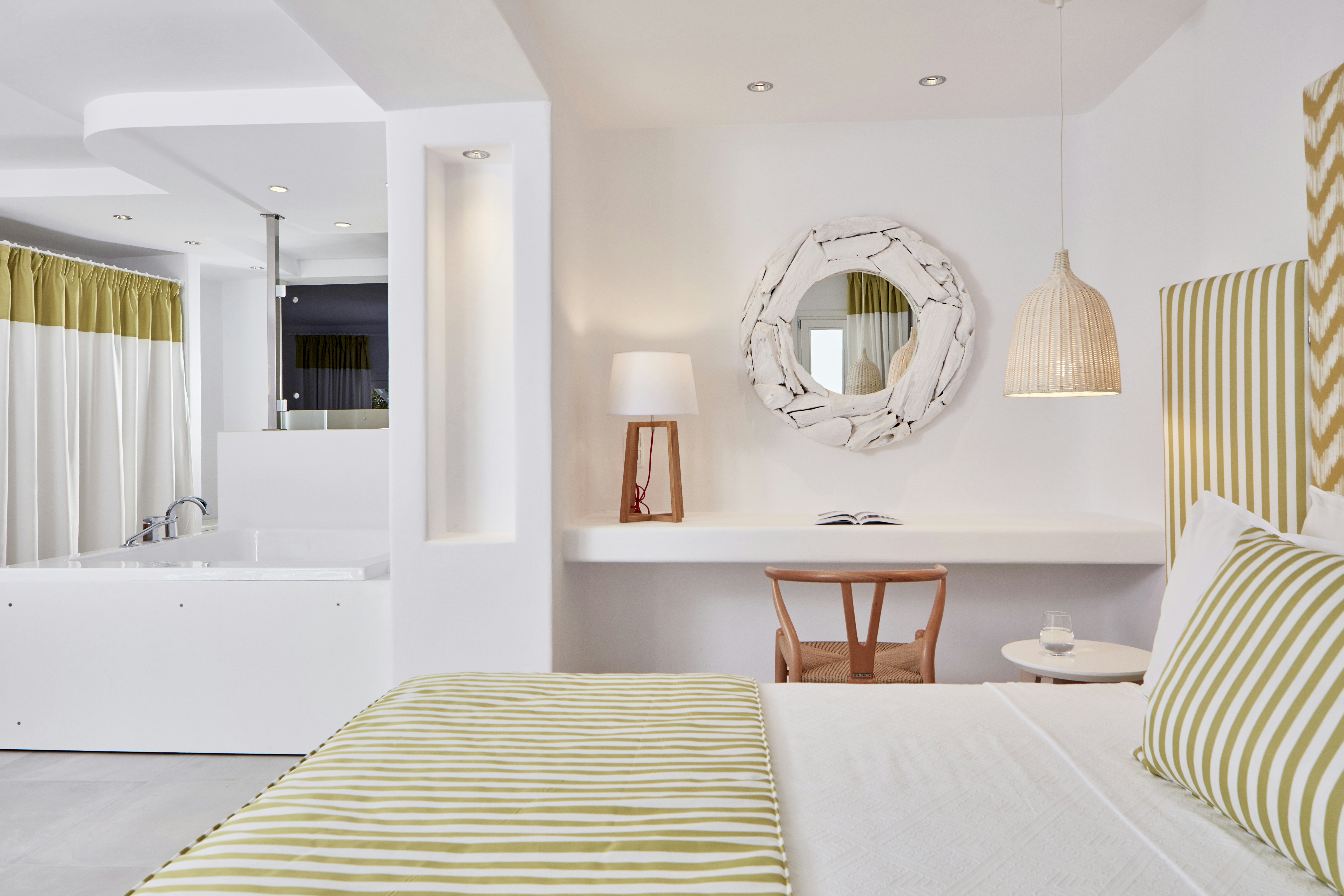 Deluxe Suite with Outdoor Jacuzzi