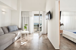 Sea View Suite Hot Tub Semi Open Area
