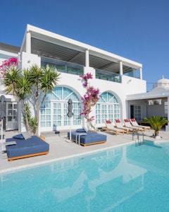 Pool View & Ifestioni Restaurant