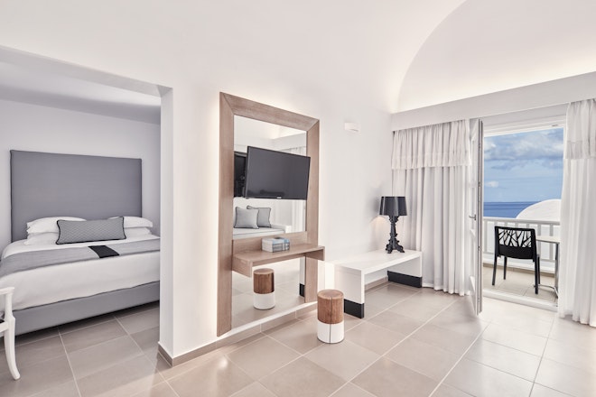 Jacuzzi Sea View Suite