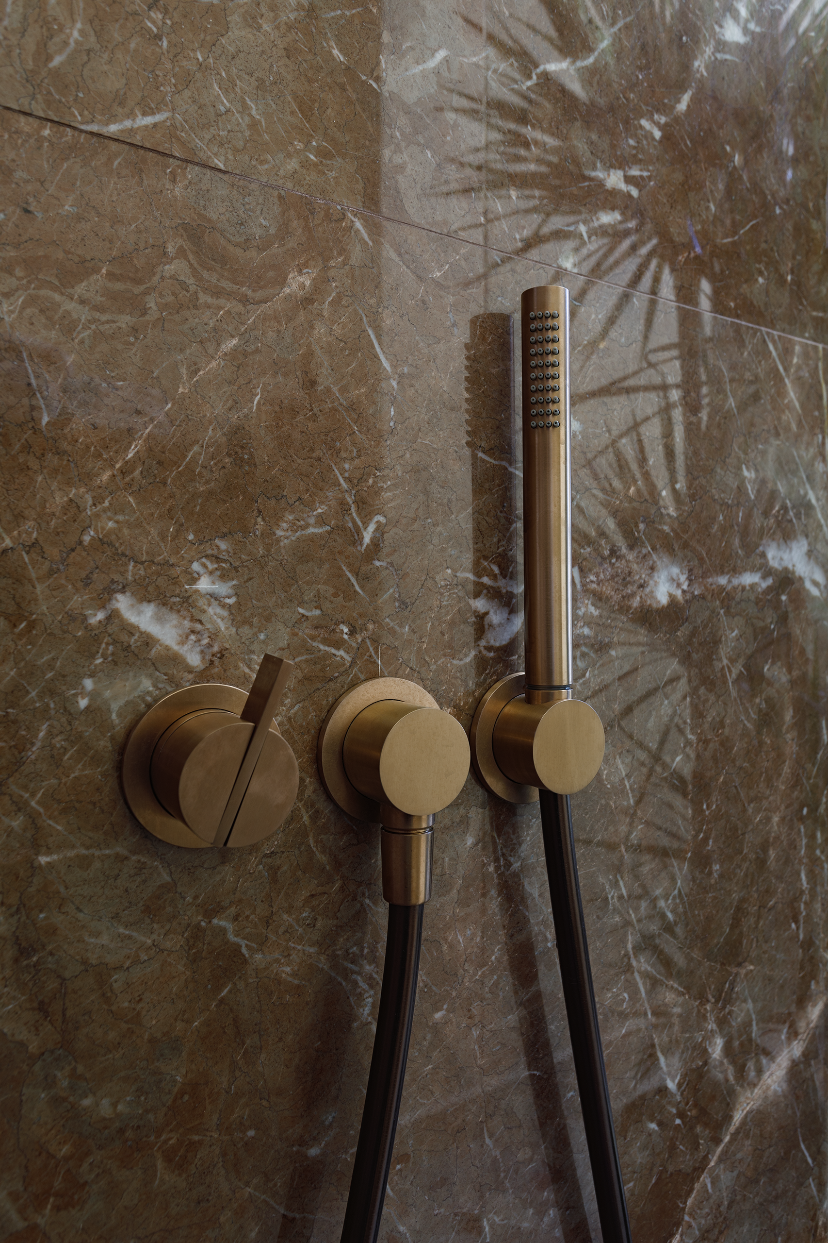 Kirki Suite - Bathroom