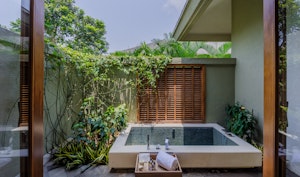 Villa - First Floor Master Bedroom Outdoor Bathtub