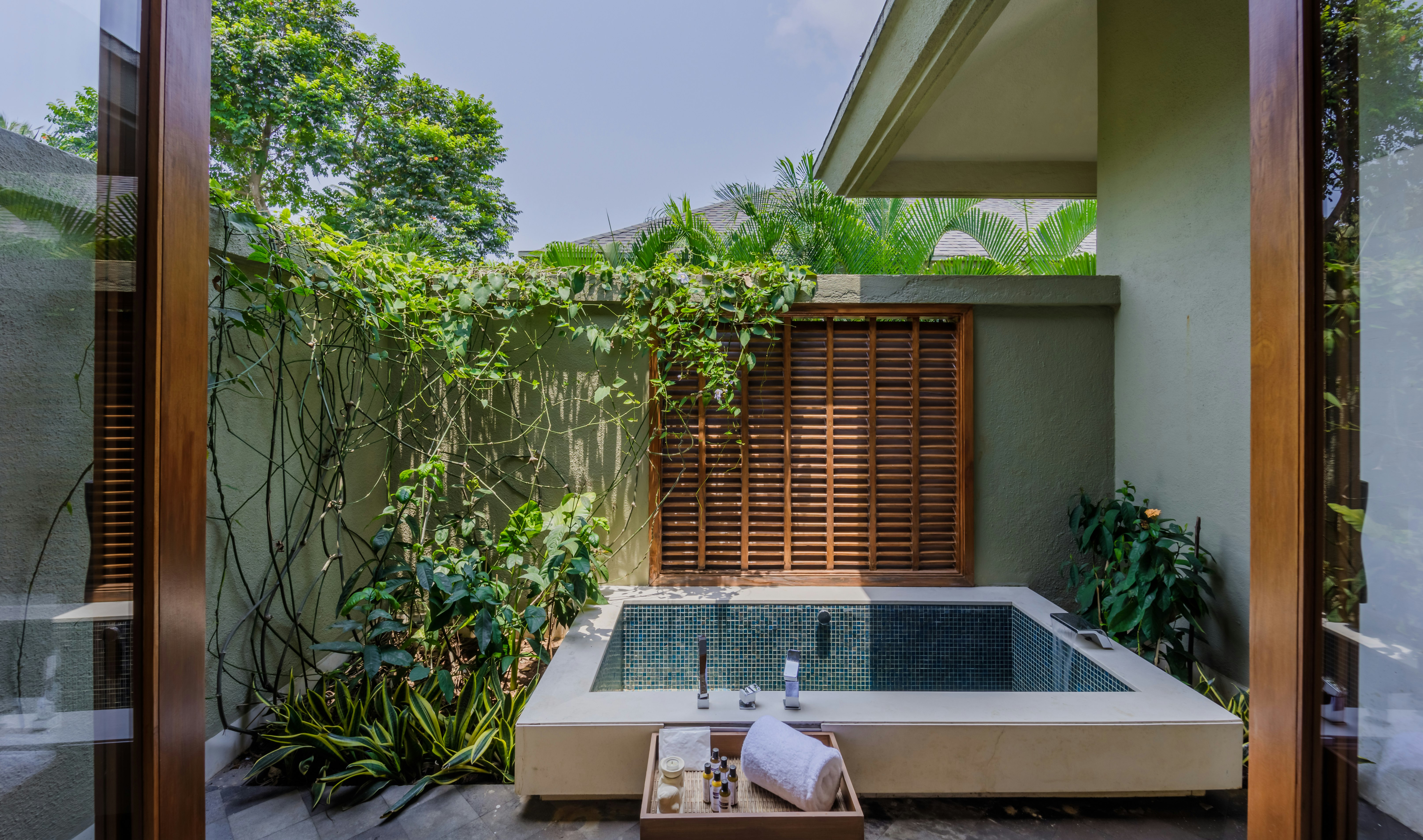 Villa - First Floor Master Bedroom Outdoor Bathtub