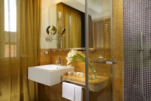 Moncada Suite Bathroom