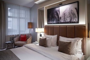 Bank Hotel Joakim Strom