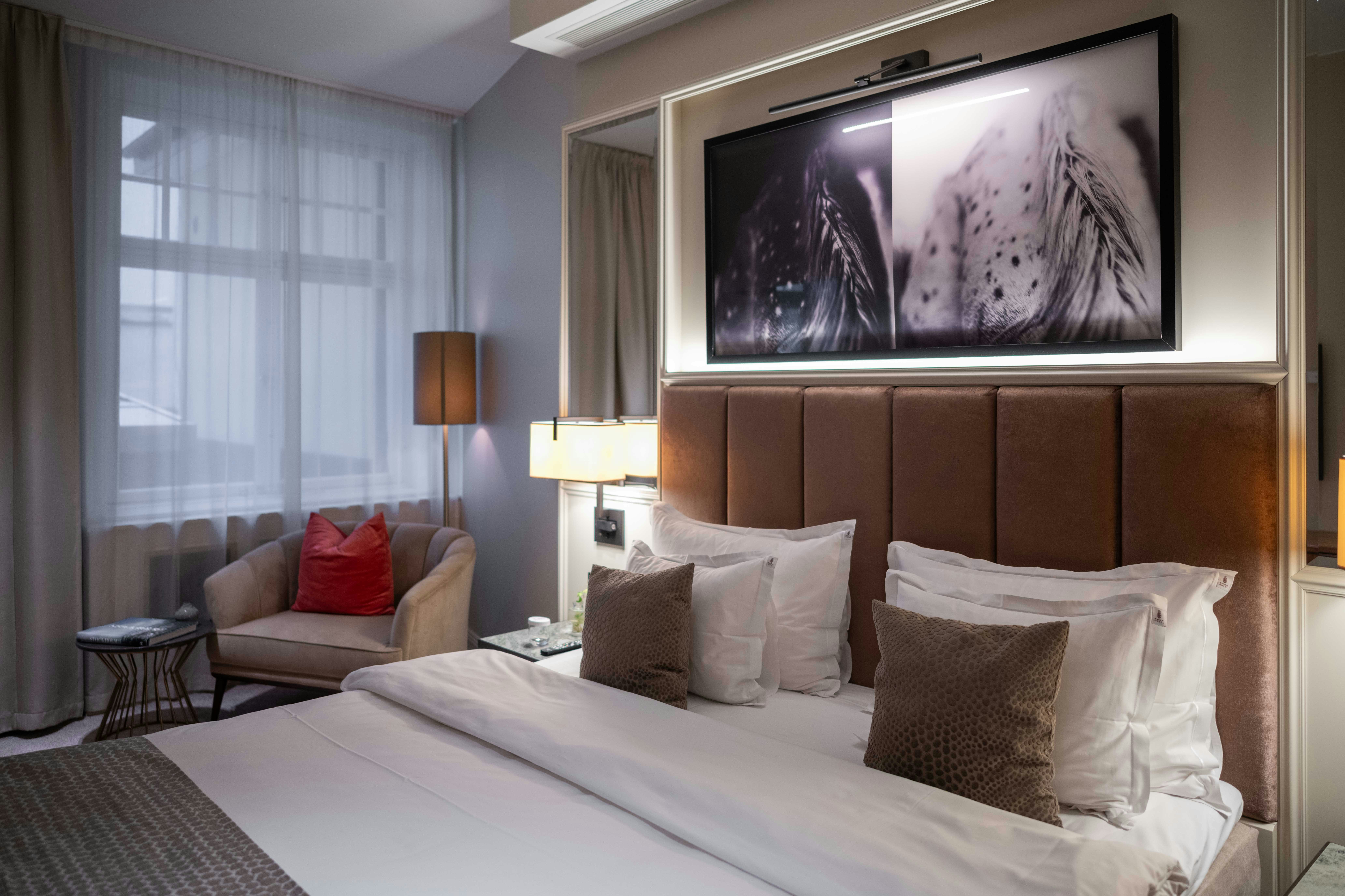 Bank Hotel Joakim Strom