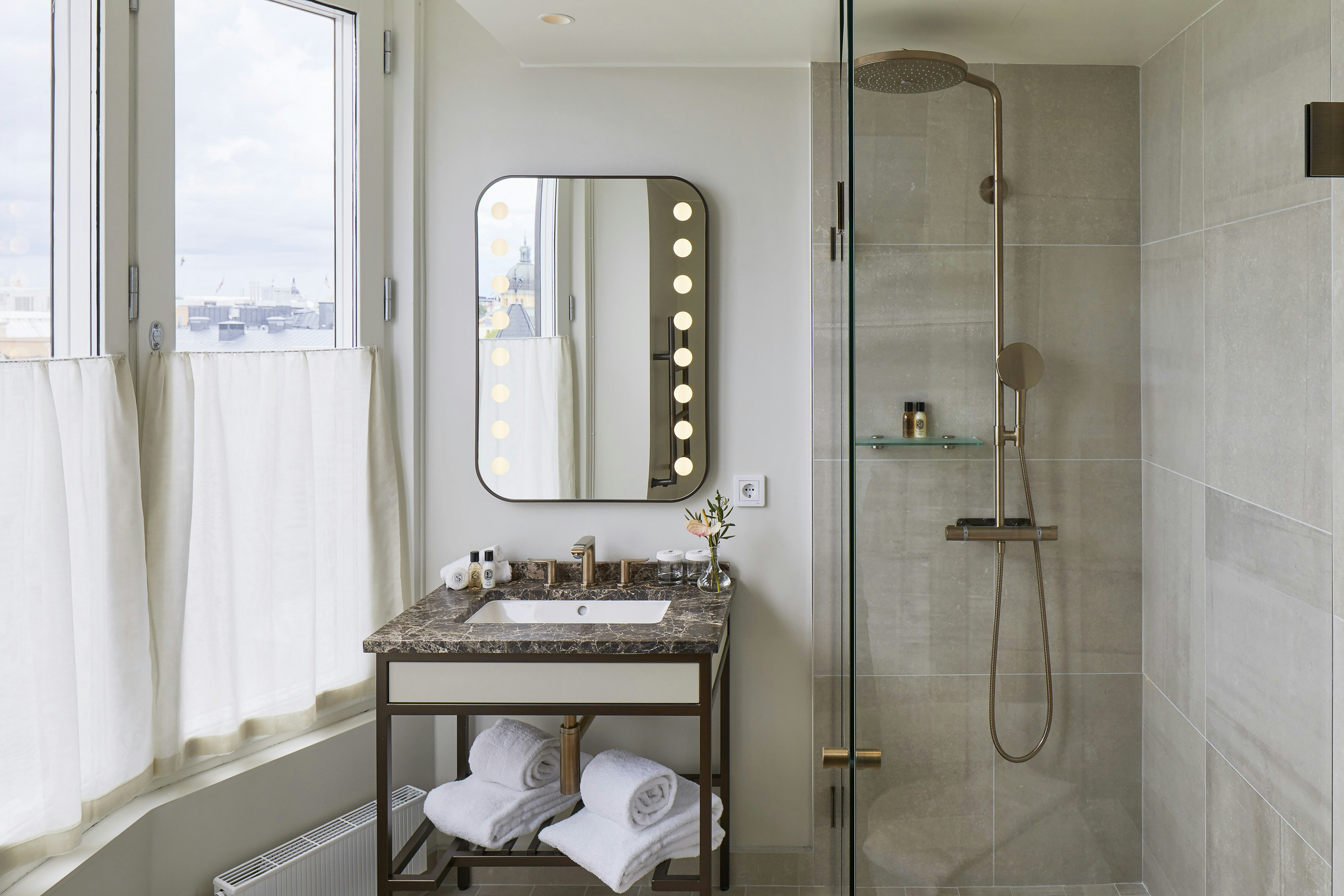 Graceful Deluxe Signature