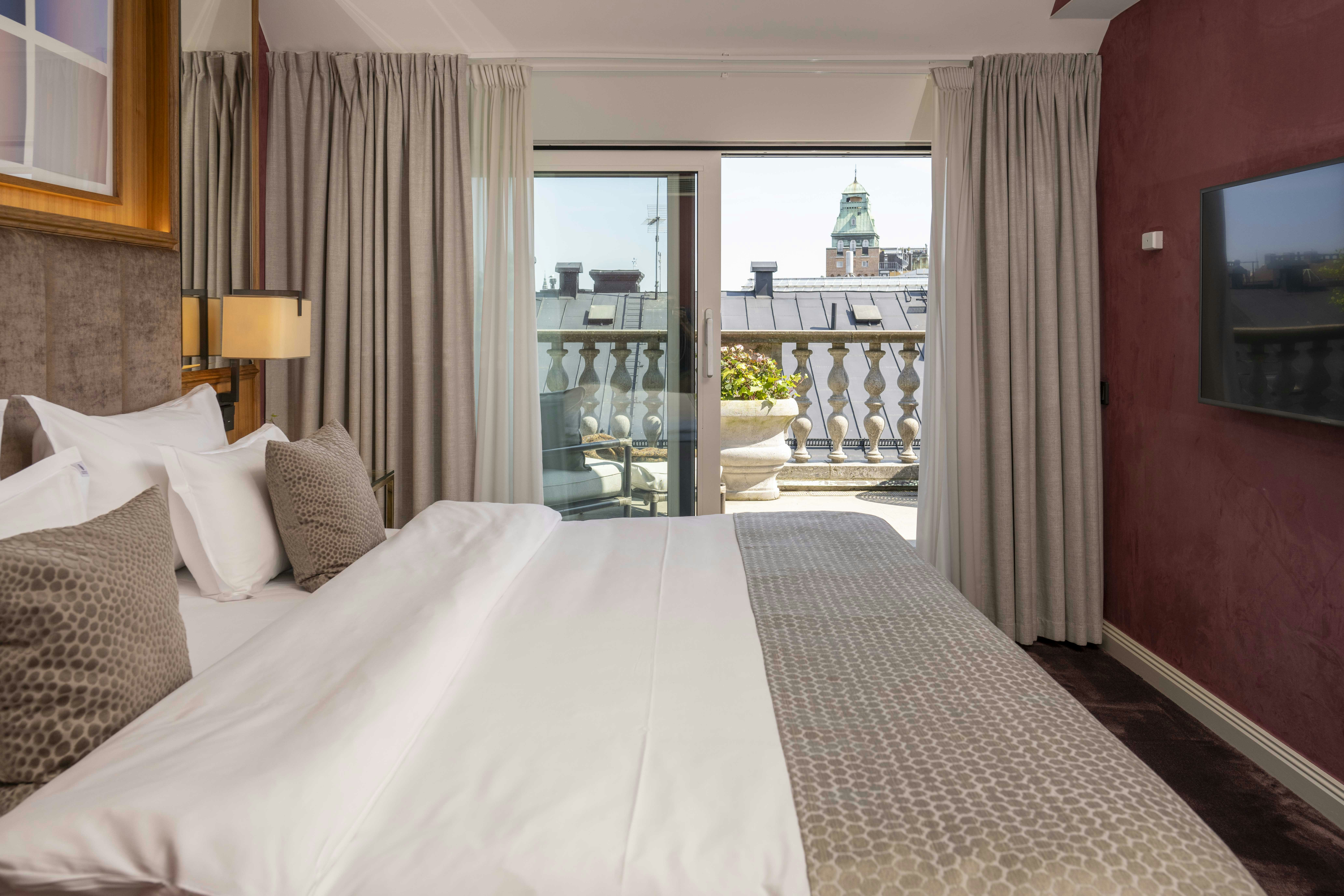 Penthouse Executive Terrace Suite