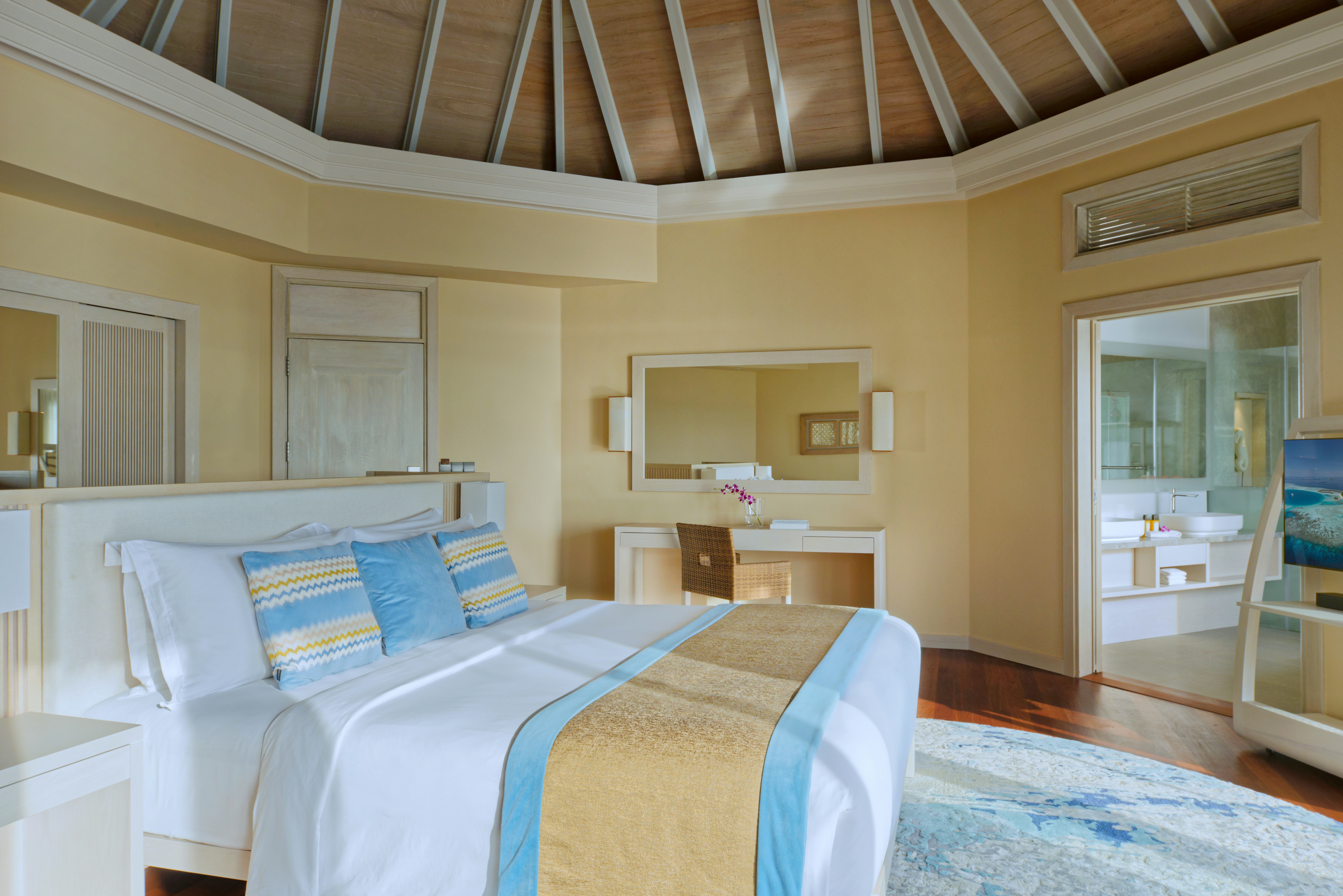 Water Villa with Private Pool - Bedroom