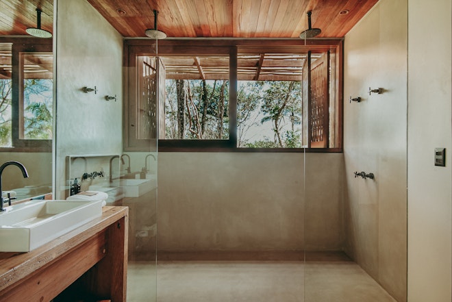 The Barracuda Suite Bathroom
