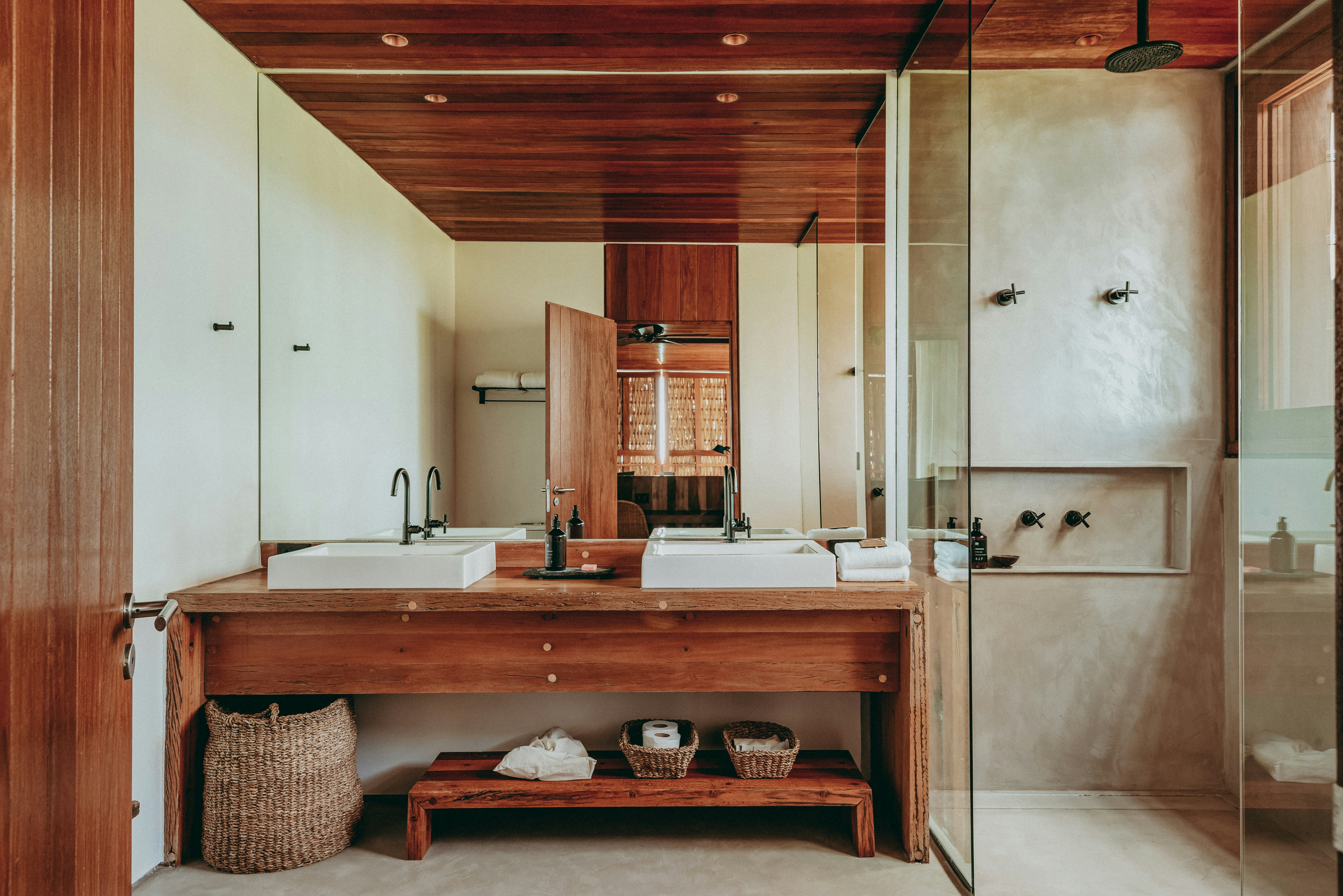 The Barracuda Suite Bathroom