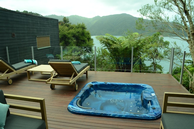 Deck Spa Pool View