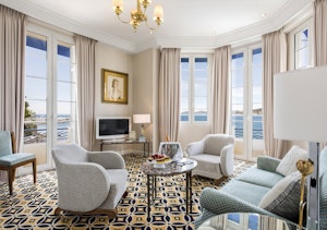 Panoramic Sea View Room - Living Area