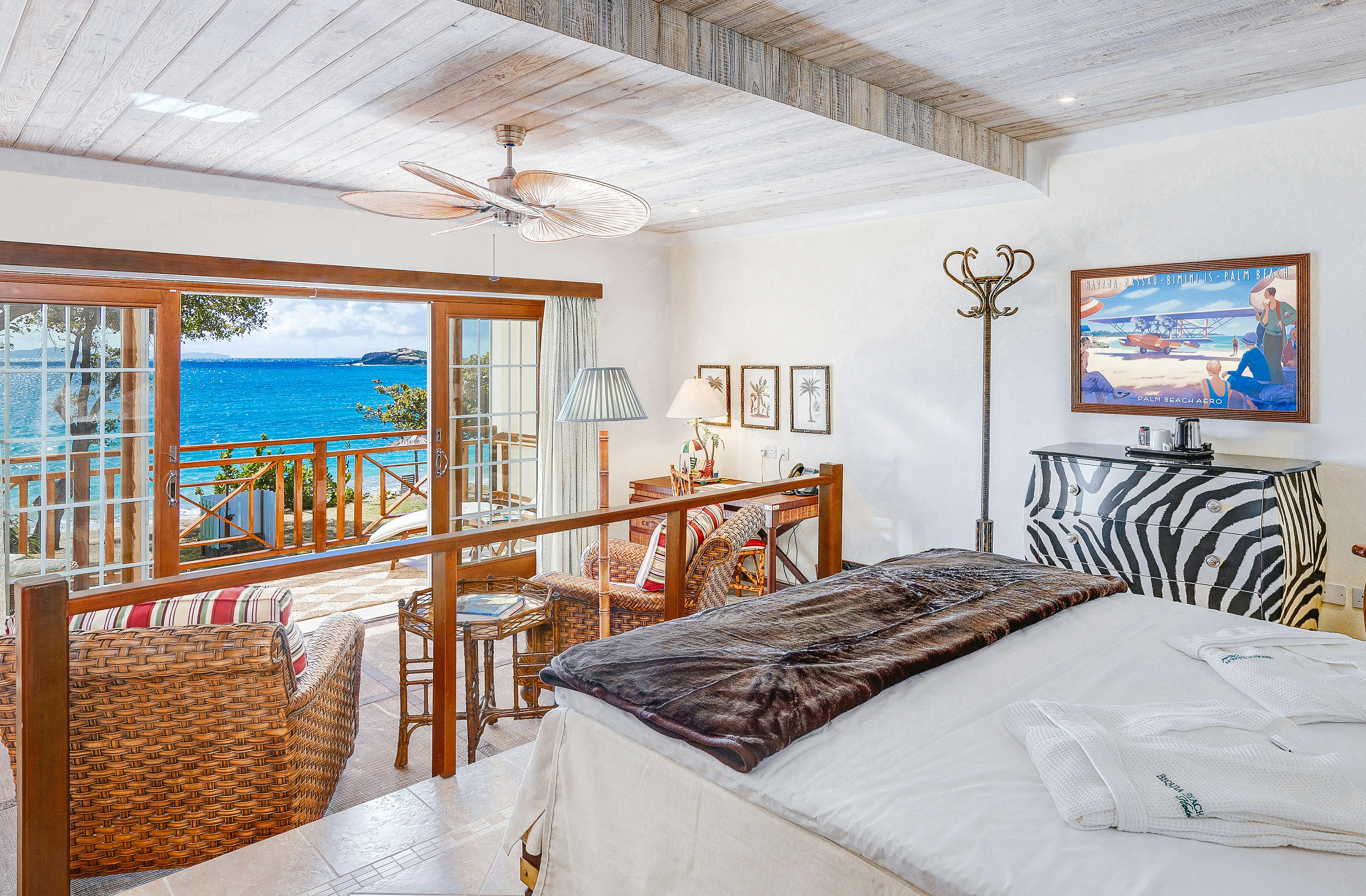 Beachfront Suite - Bedroom