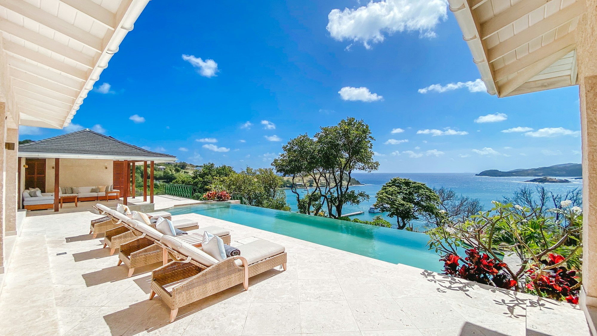 Villa ONE - Pool & Sundeck