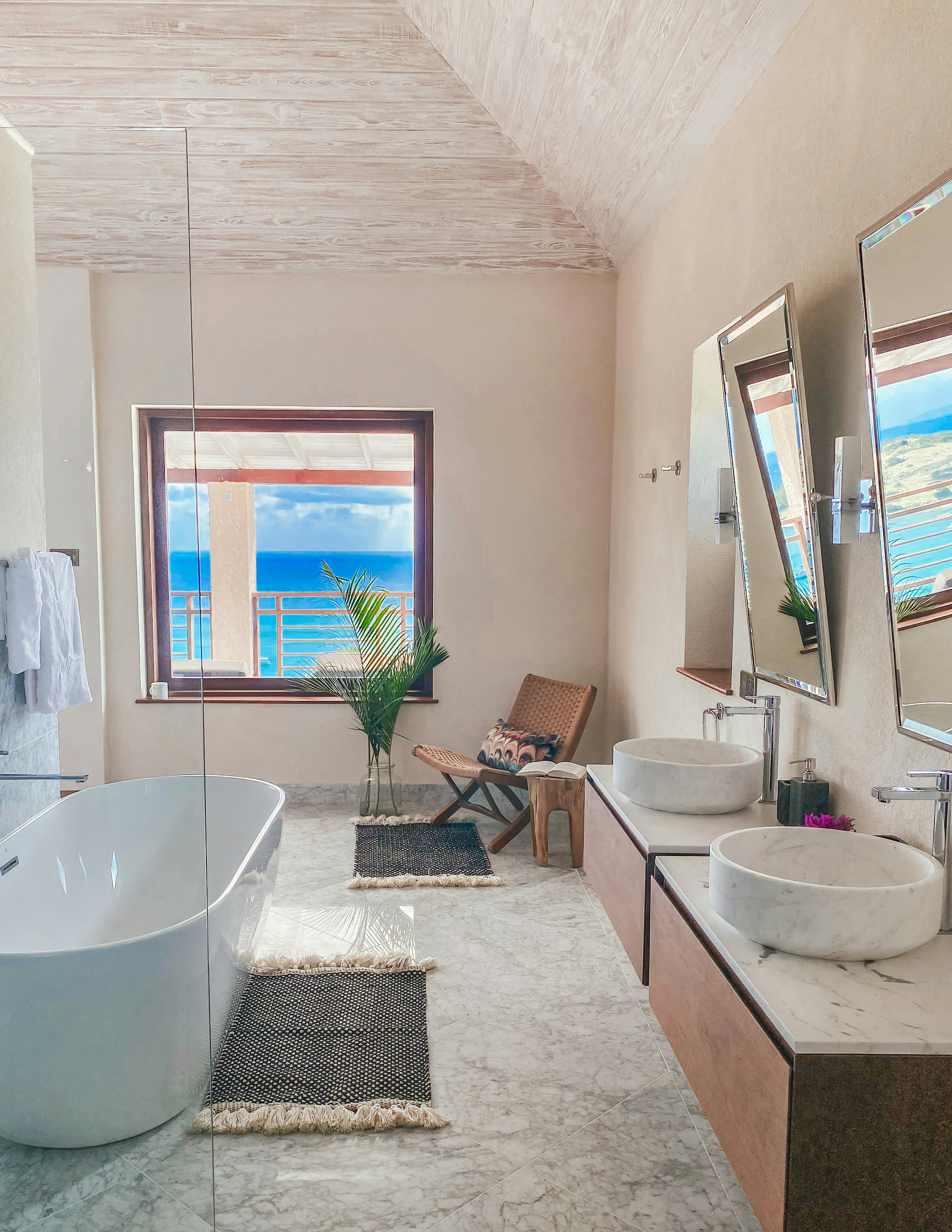 Coral Hill Villa - Master Bathroom