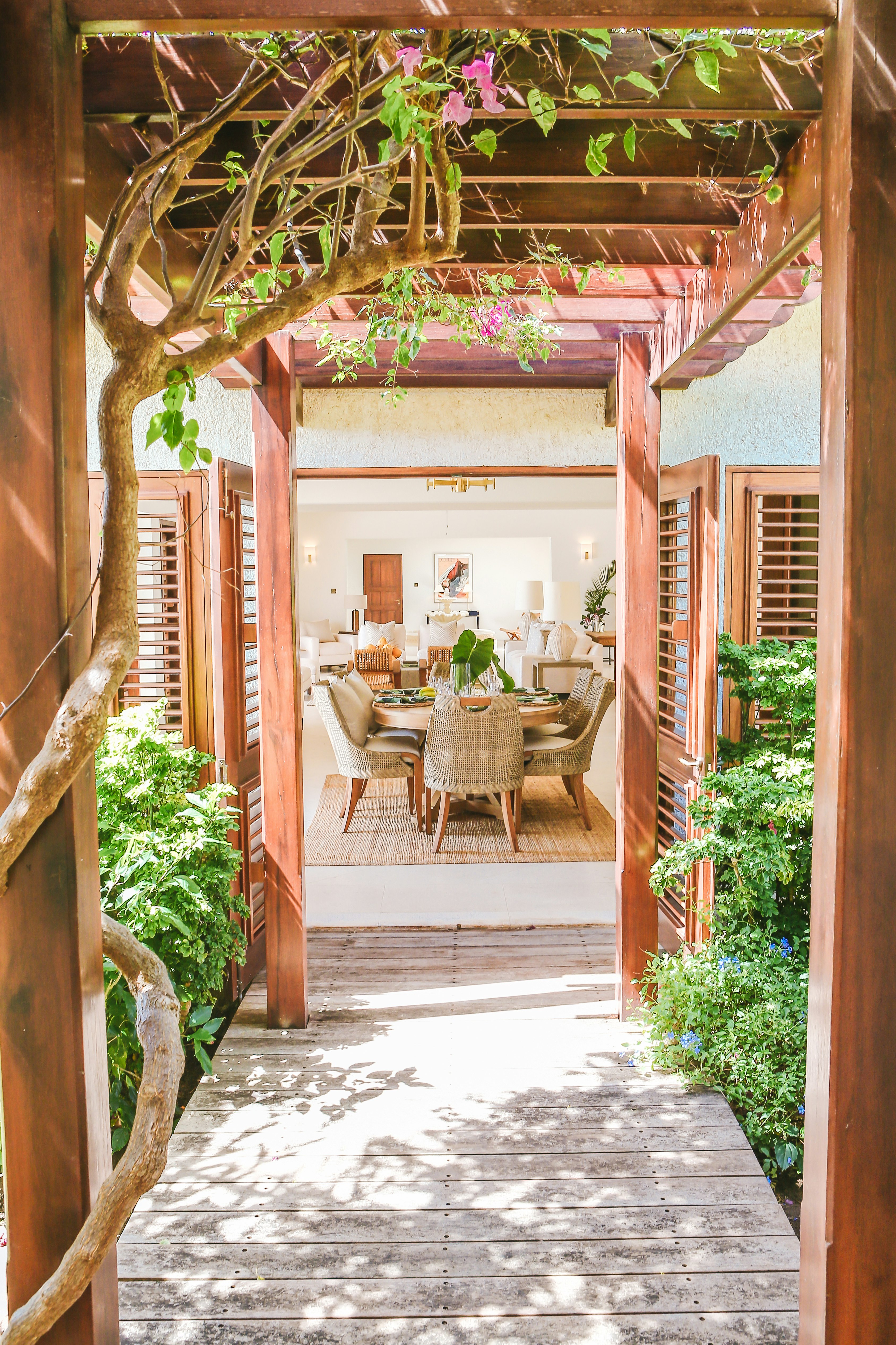 Villa ONE - Master Walkway