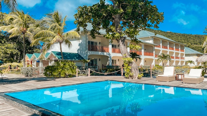 Seawater Pool & Beachfront Rooms