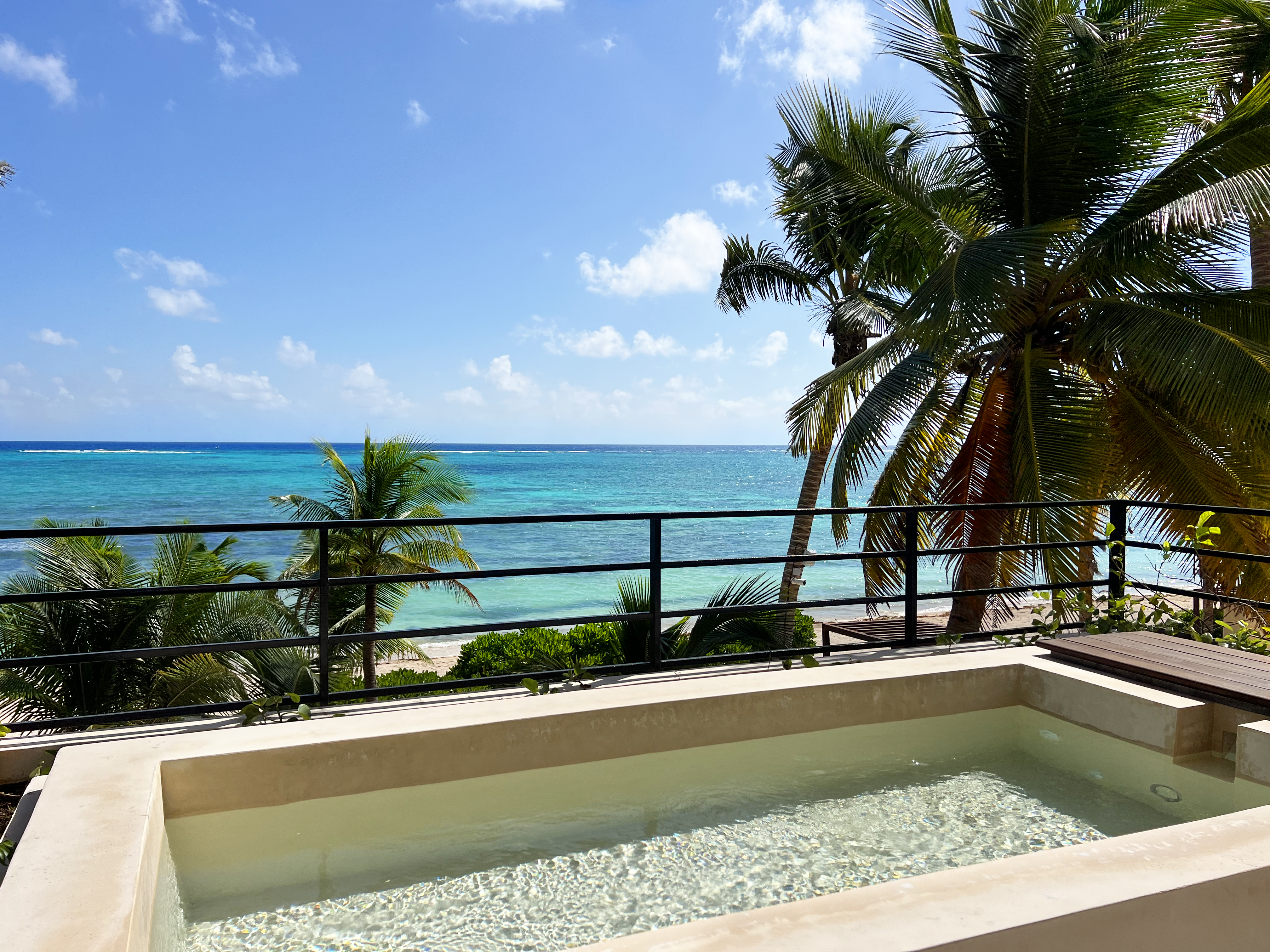 3BR Oceanfront - Pool