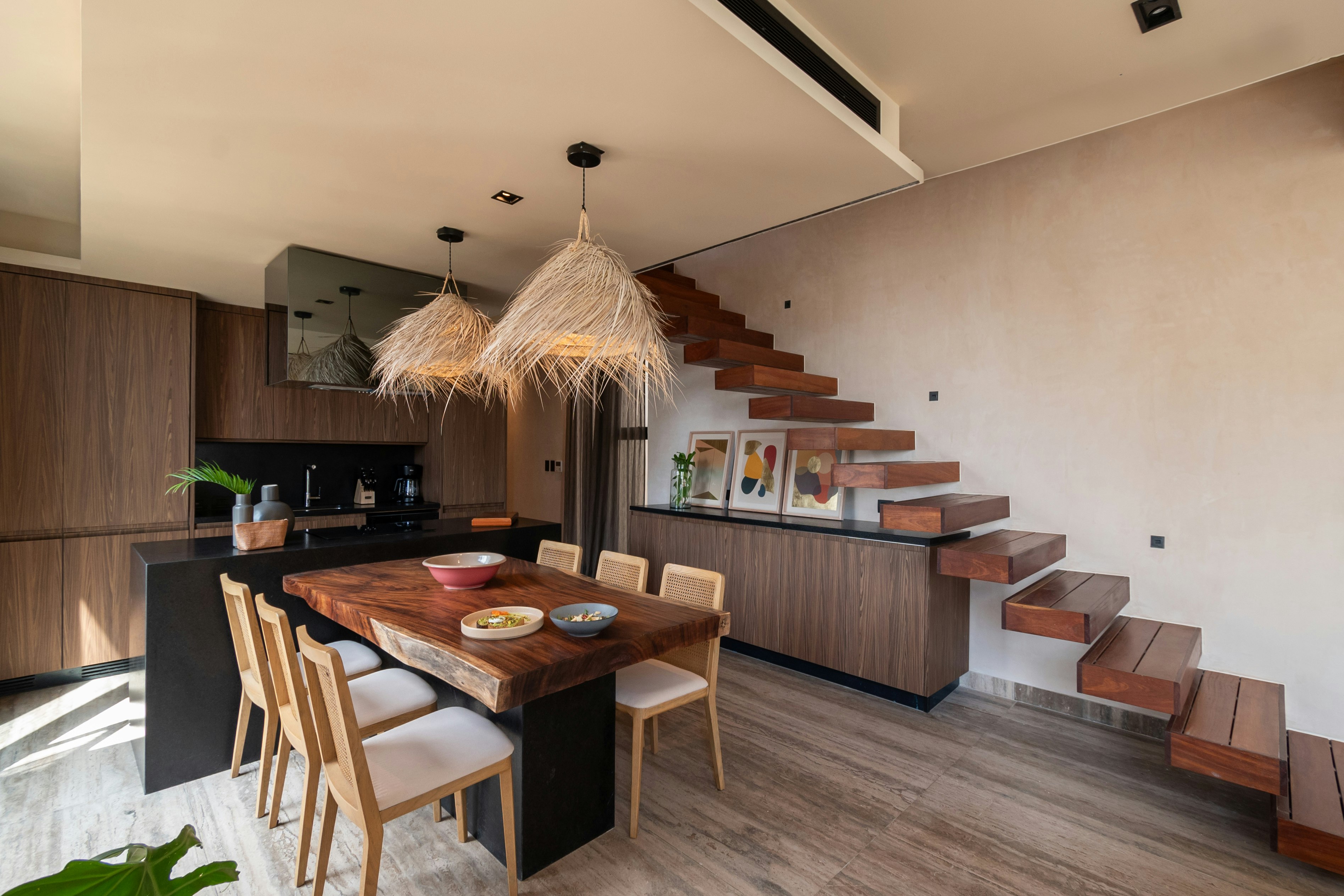 3BR PH Ocean View - Dining Area