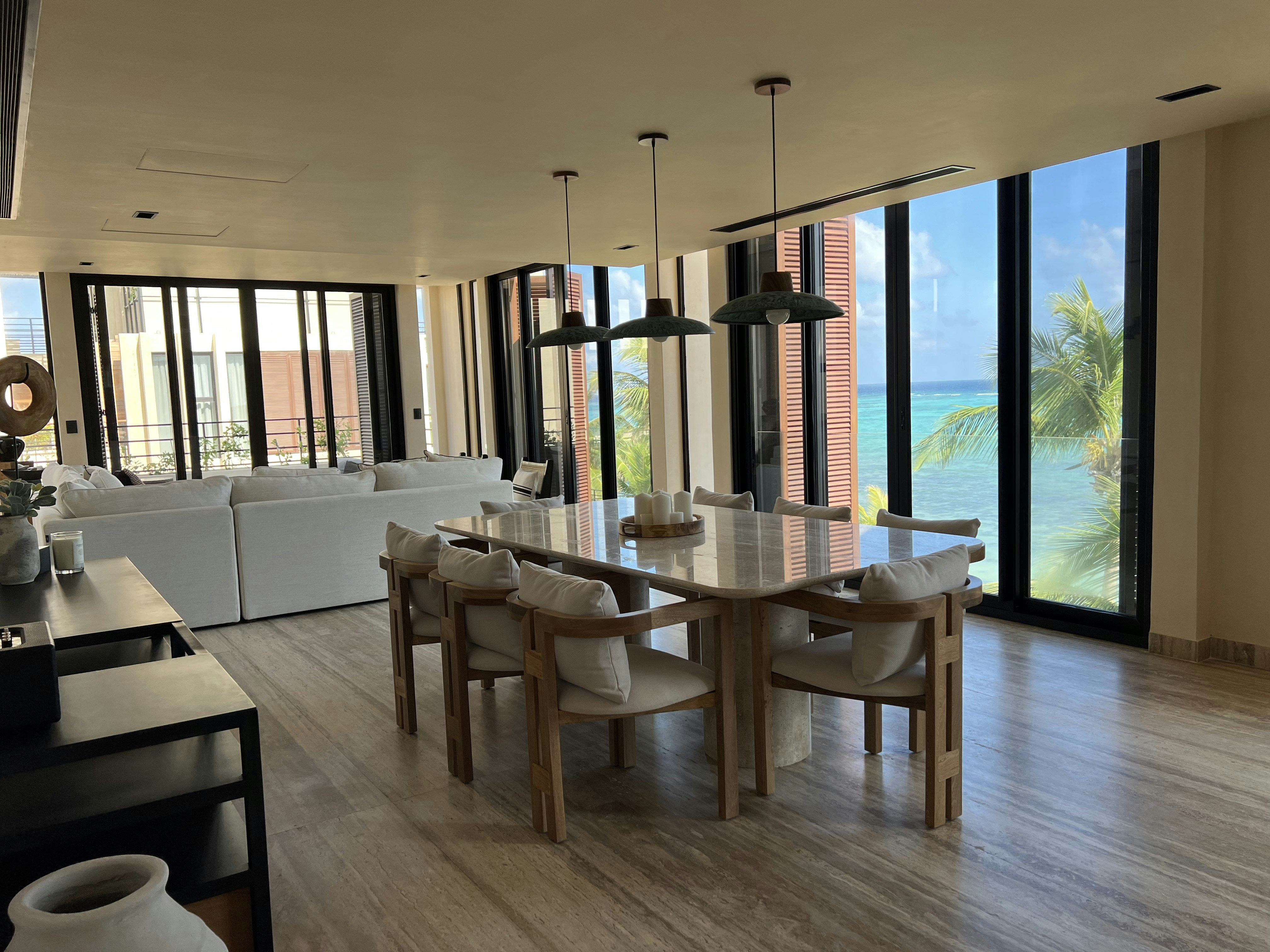 4BR PH Oceanfront - Dining Area