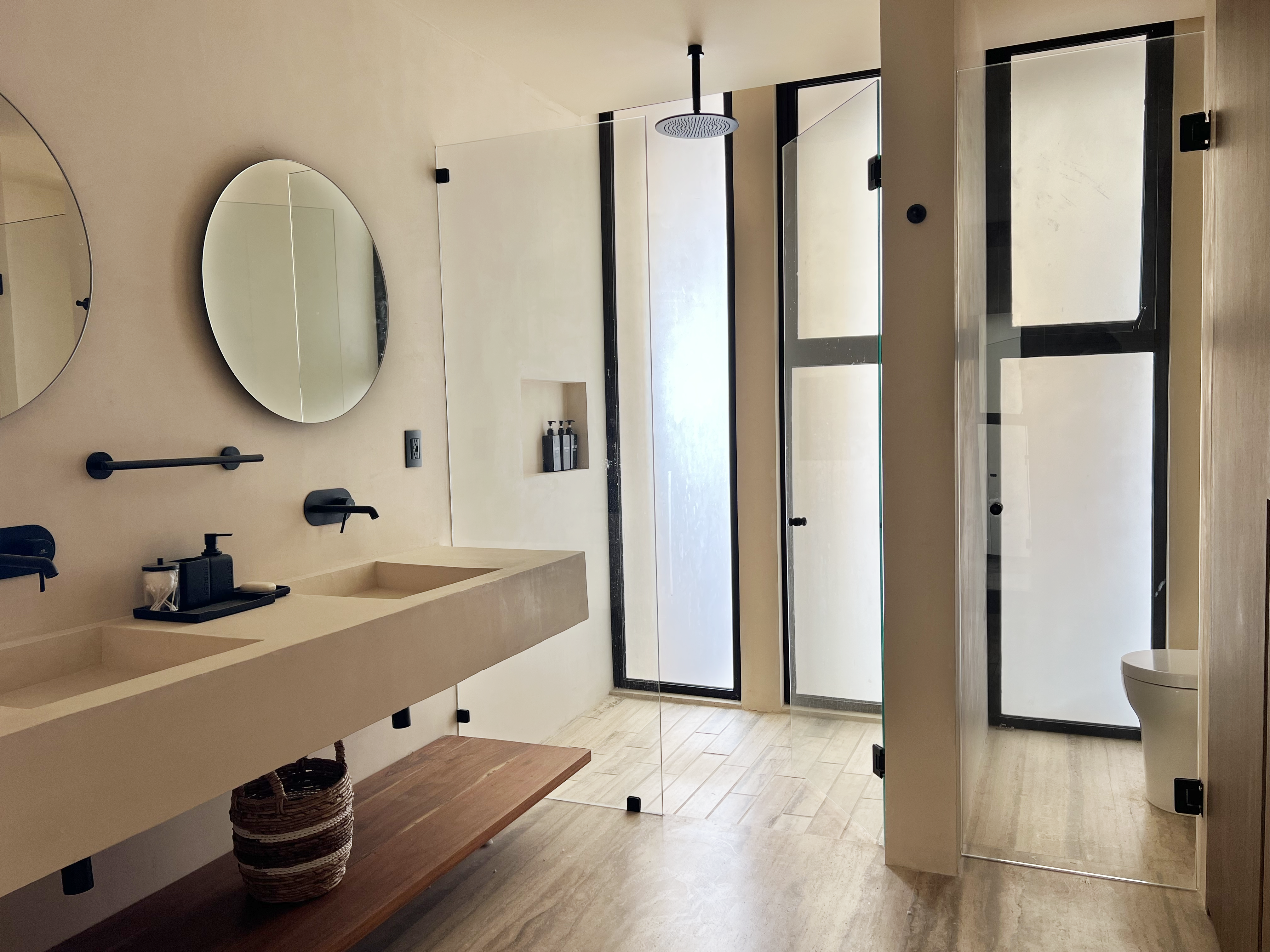 3BR Oceanfront - Bathroom