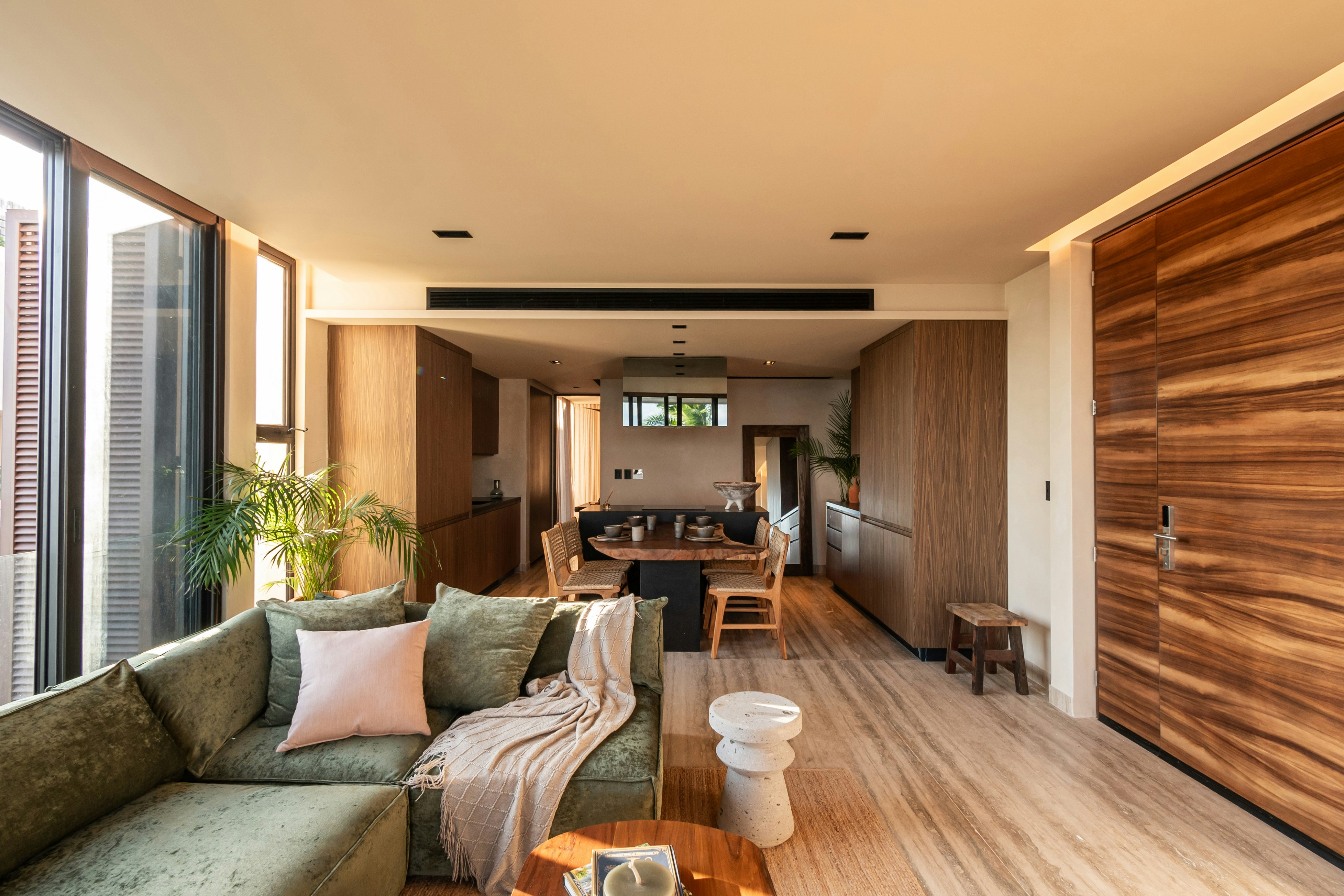 1BR Oceanfront - Living Area