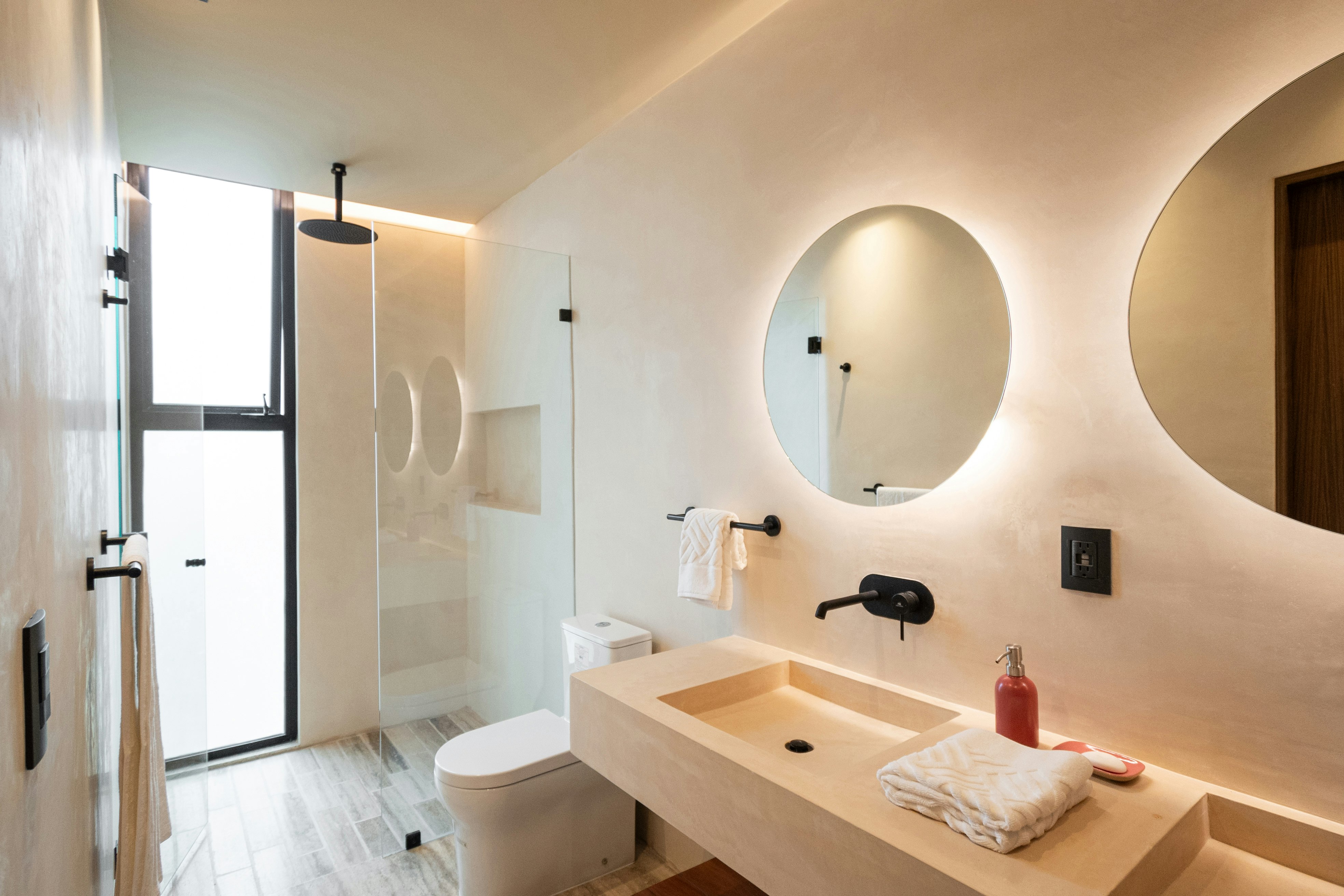 3BR PH Ocean View - Bathroom