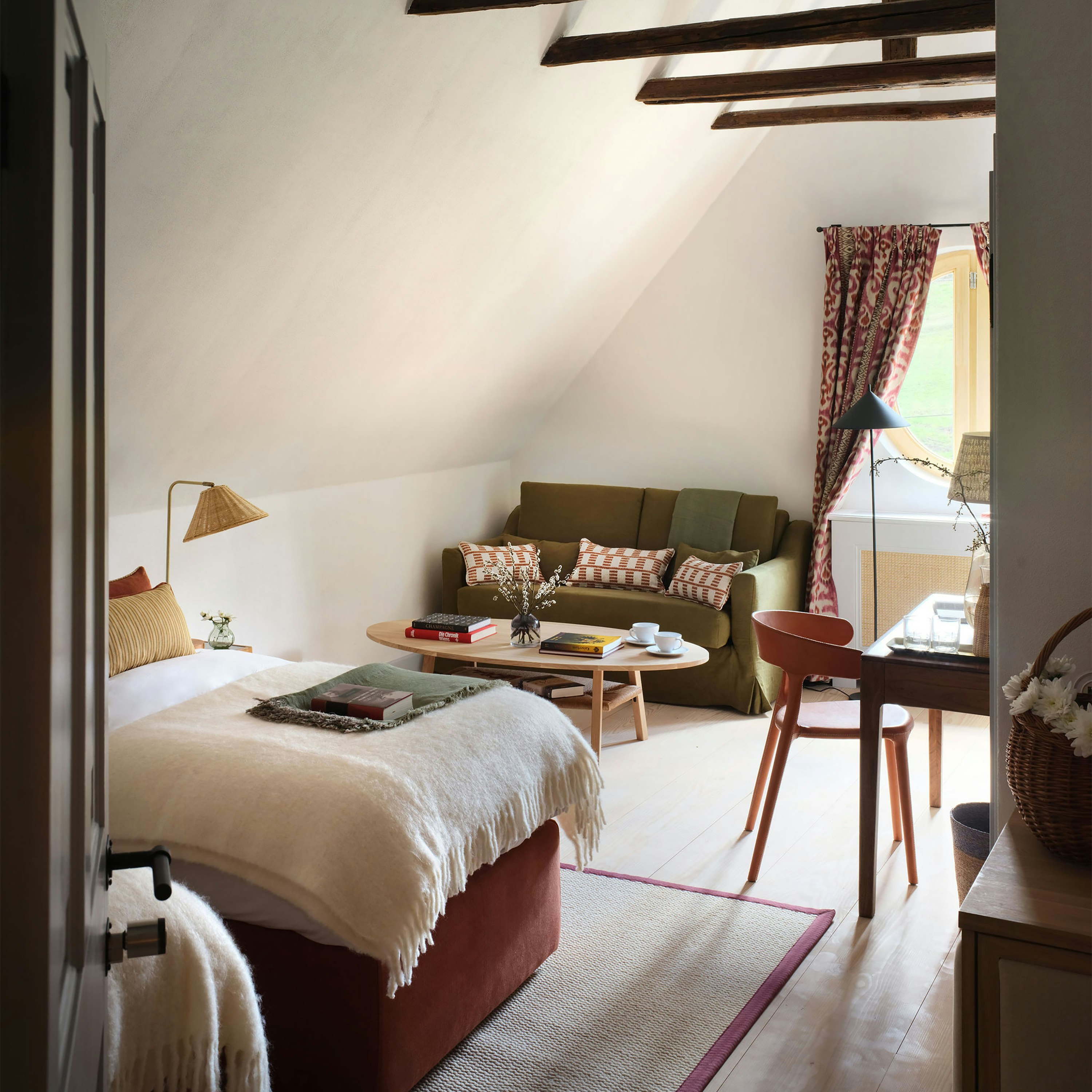 Red Green Tansy - Bedroom