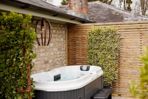 Hot Tub Junior Suite