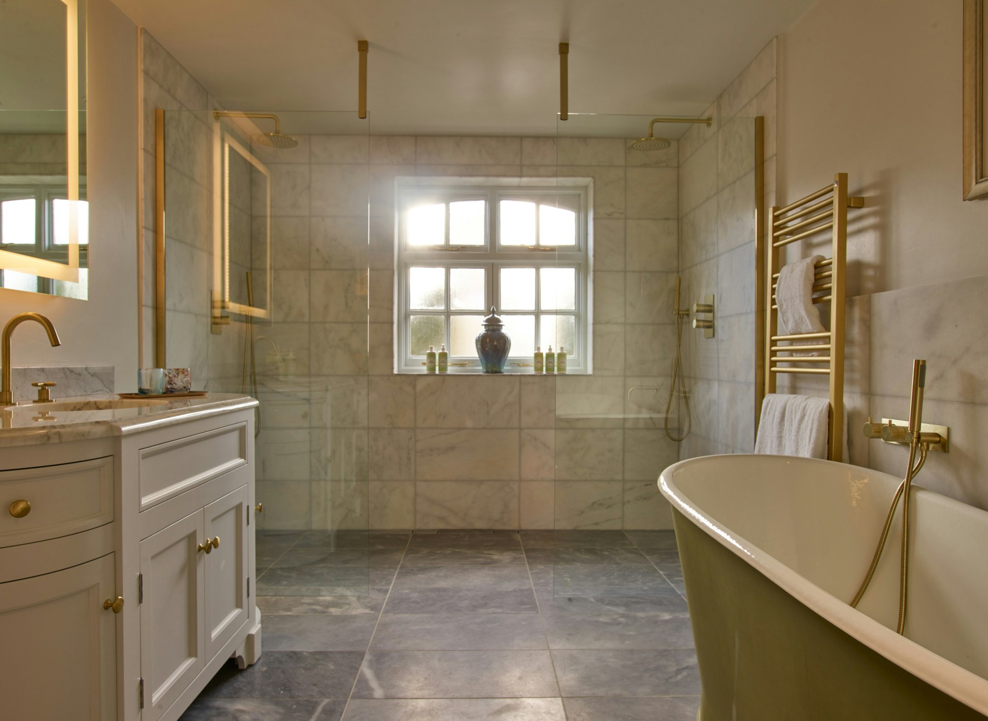 Junior Hot Tub Suite