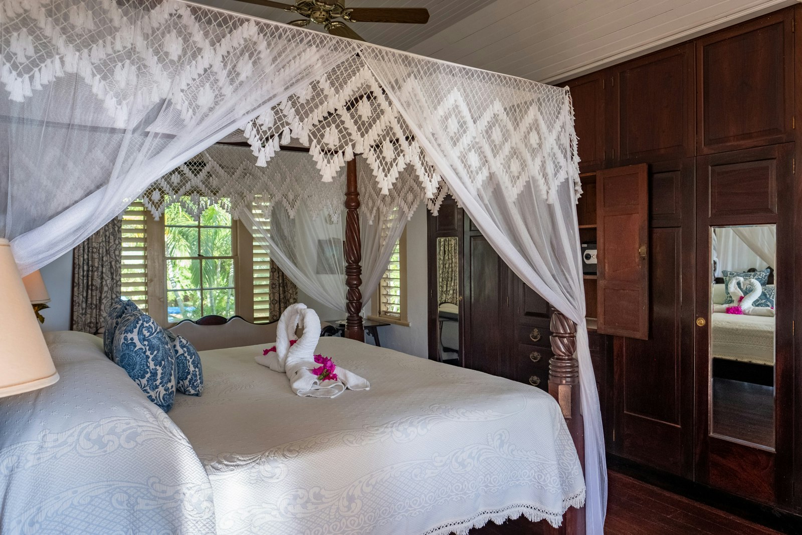 Mullion Cove Master Bedroom 1