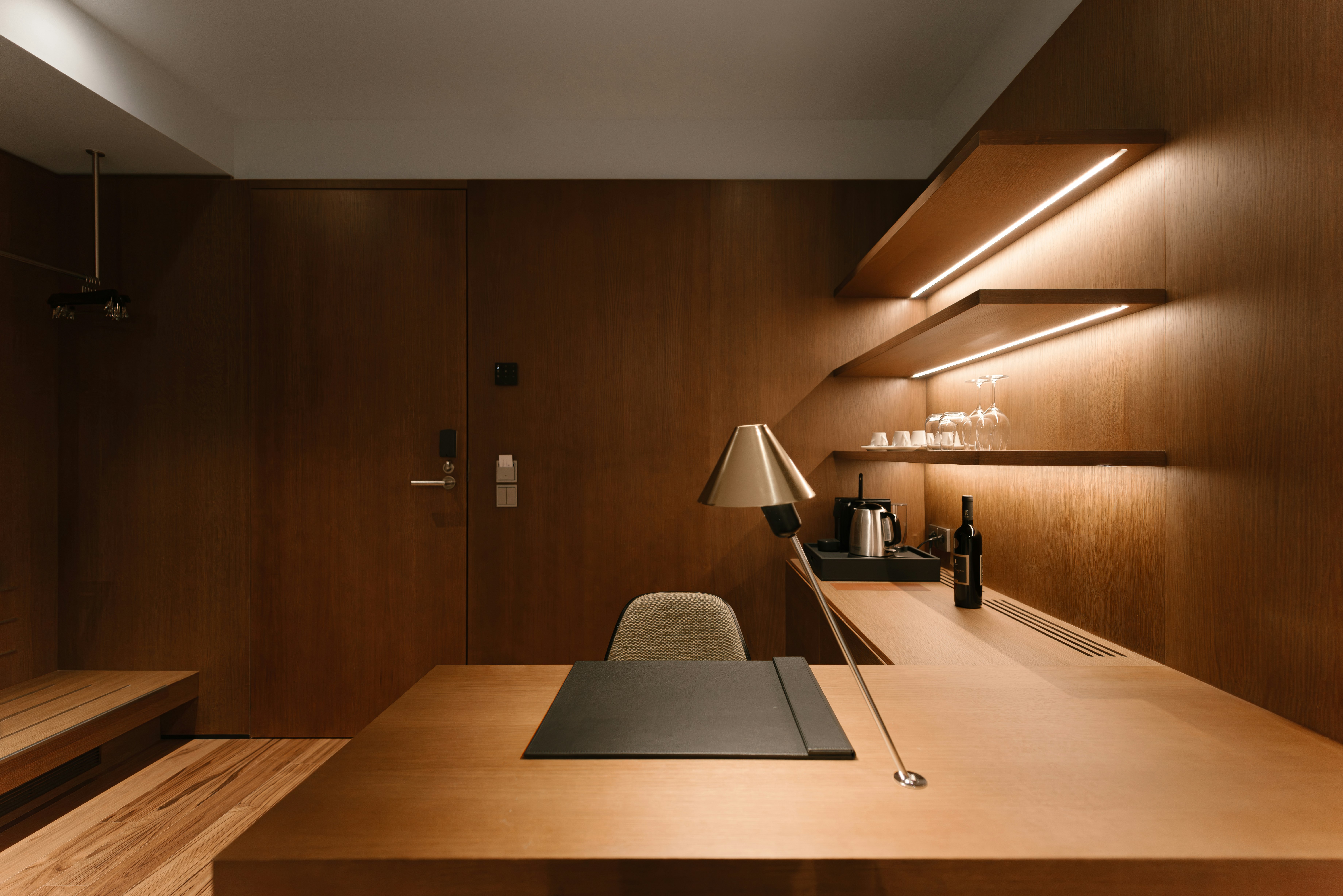 Standard Room - Desk