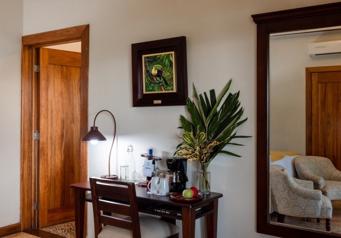 Lake Breeze Suite King - Desk