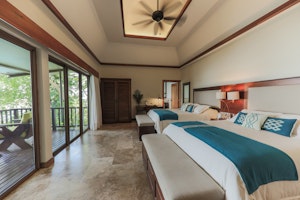 Lake View Junior Suite Queen - Bedroom