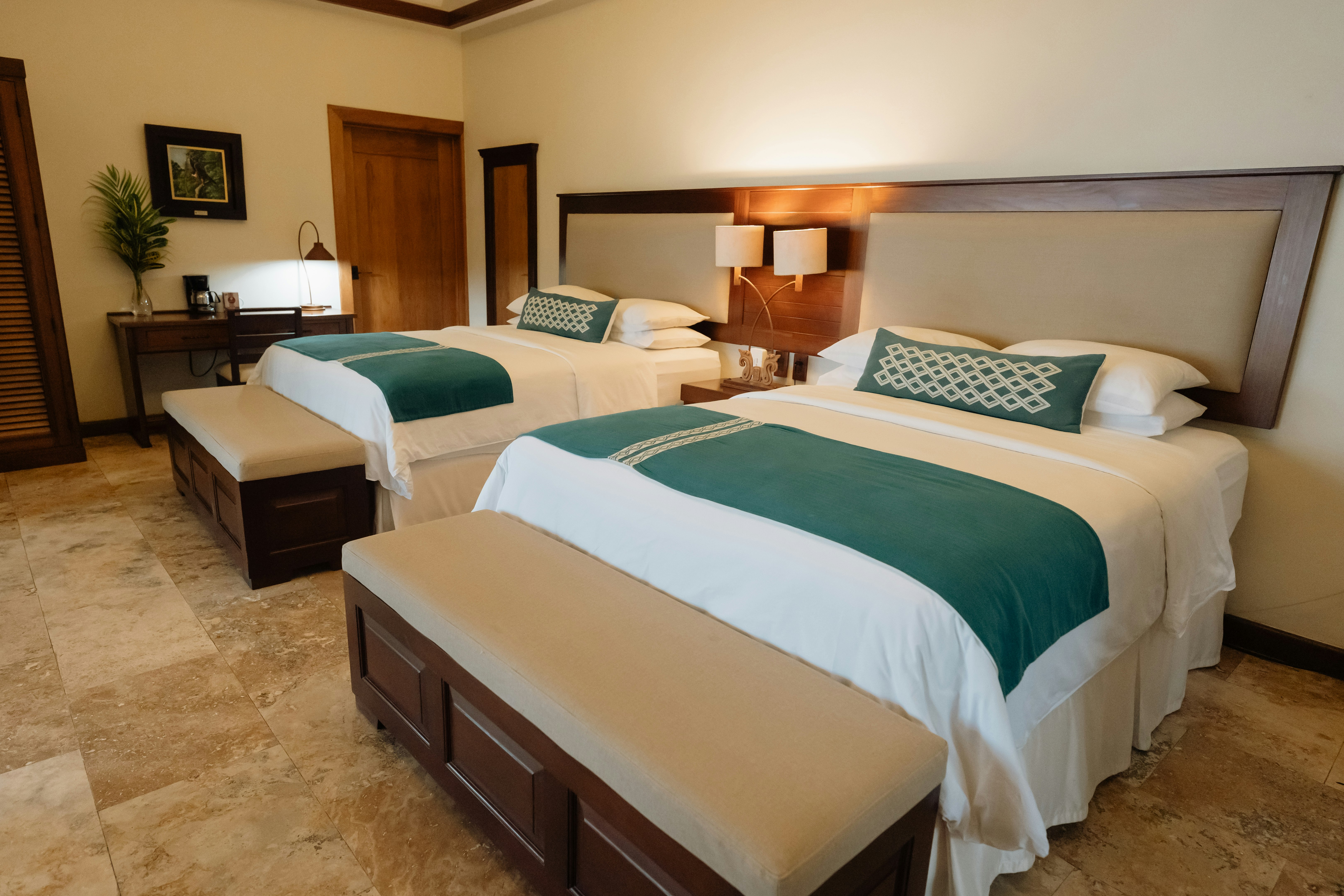 Garden View Queen - Bedroom